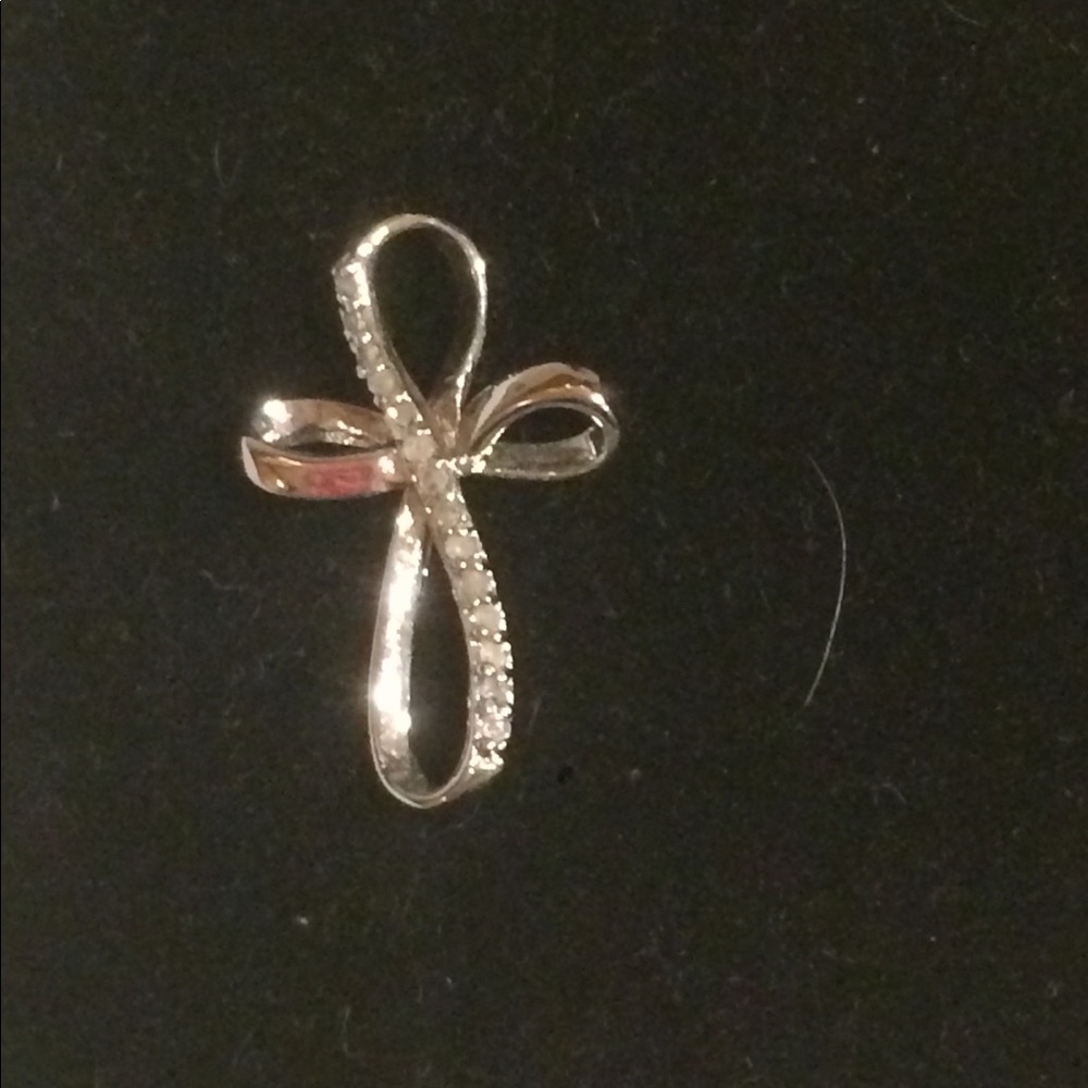 Platinum and diamond pendant